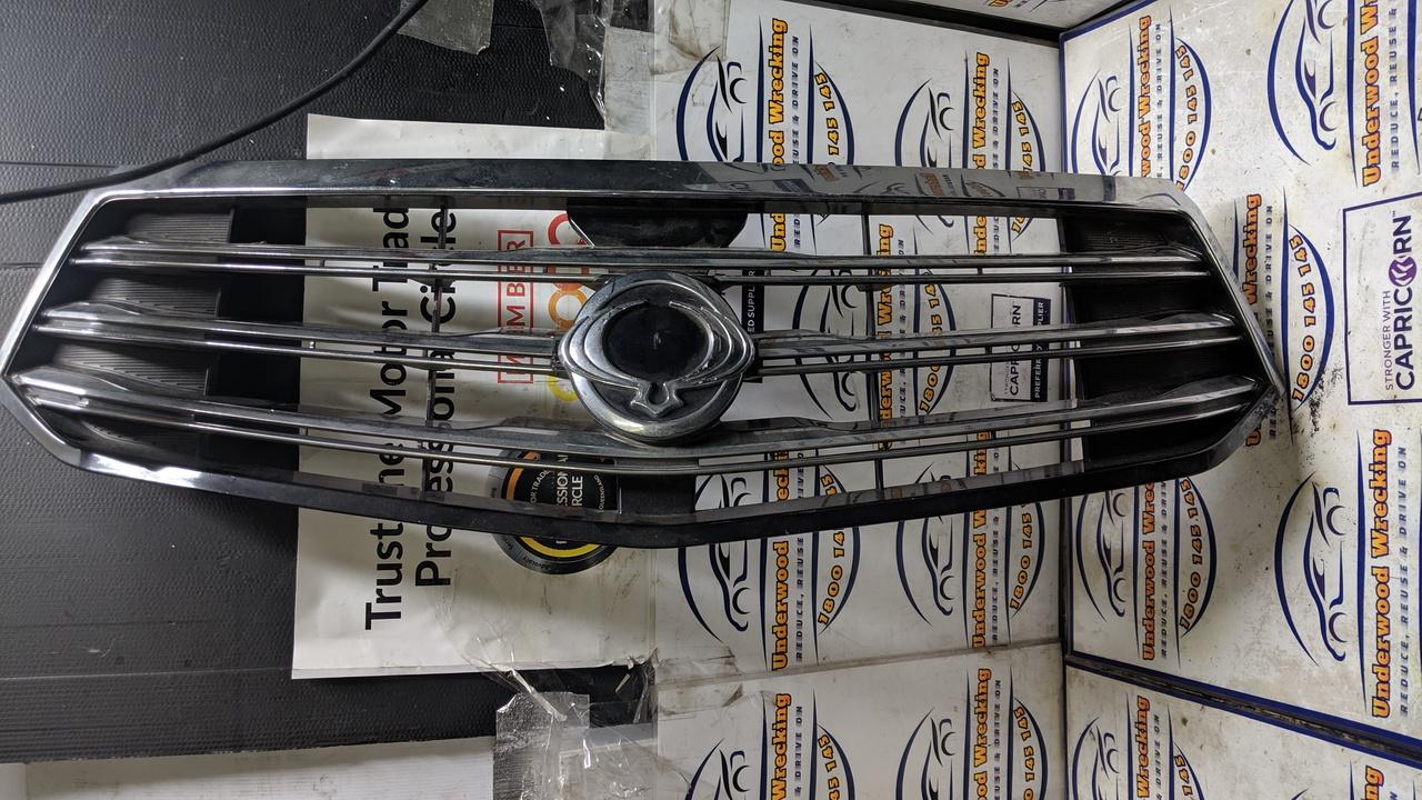 2014 Ssangyong Stavic Grille View Auto part Grille Ssangyong Stavic 2014