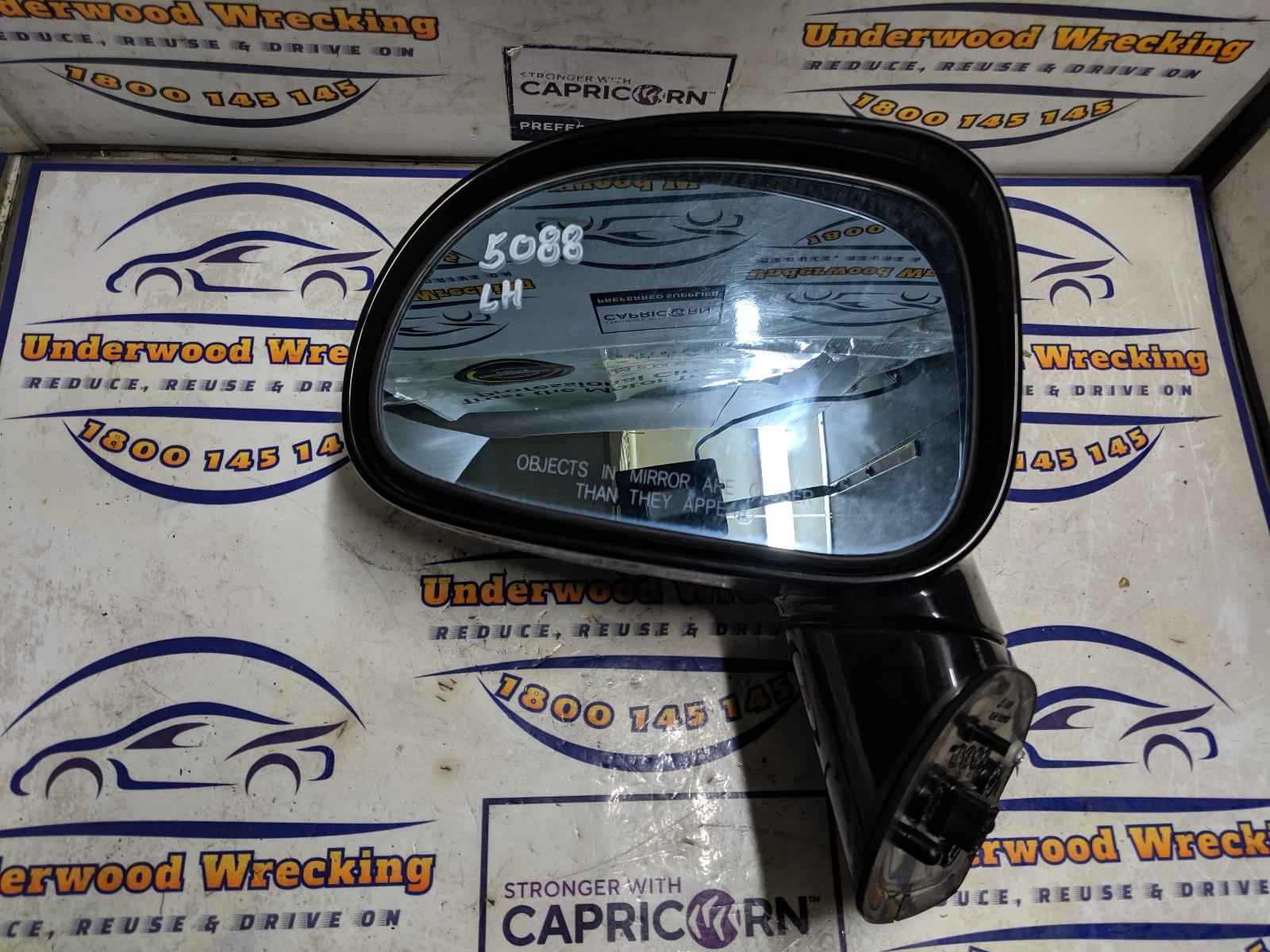 2014 Ssangyong Stavic Left Door Mirror View Auto part Left Door Mirror Ssangyong Stavic 2014