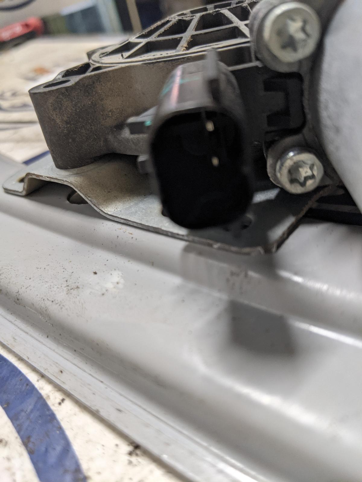 View Auto part Right Rear Wnd Reg/Motor Ldv D90 2018