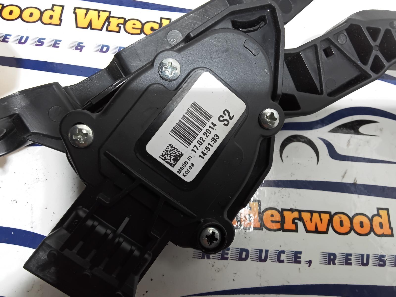 View Auto part Pedal Assembly Kia Rio 2014