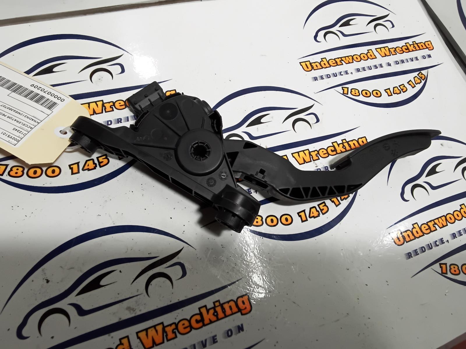 View Auto part Pedal Assembly Kia Rio 2014