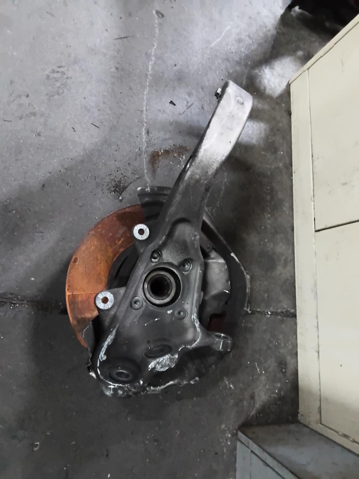 View Auto part Left Front Hub Assembly Bmw X5 2009