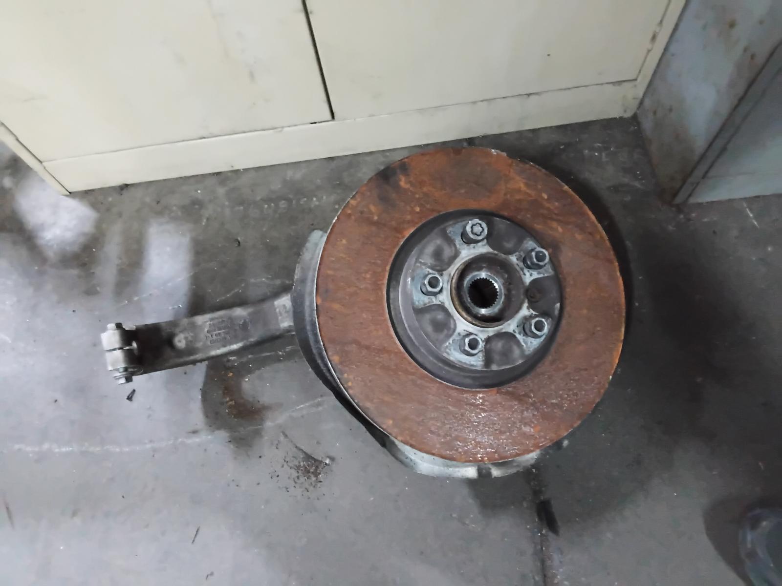 View Auto part Left Front Hub Assembly Bmw X5 2009