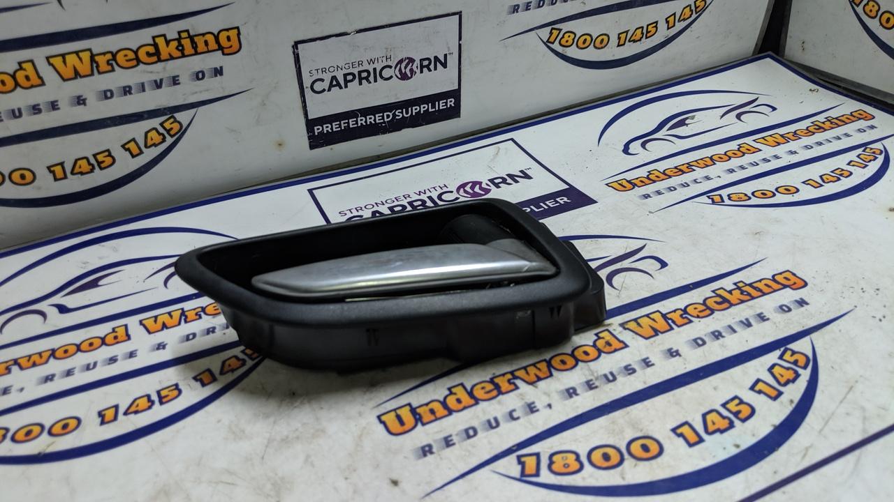 View Auto part Door Handle Mazda 2 2020
