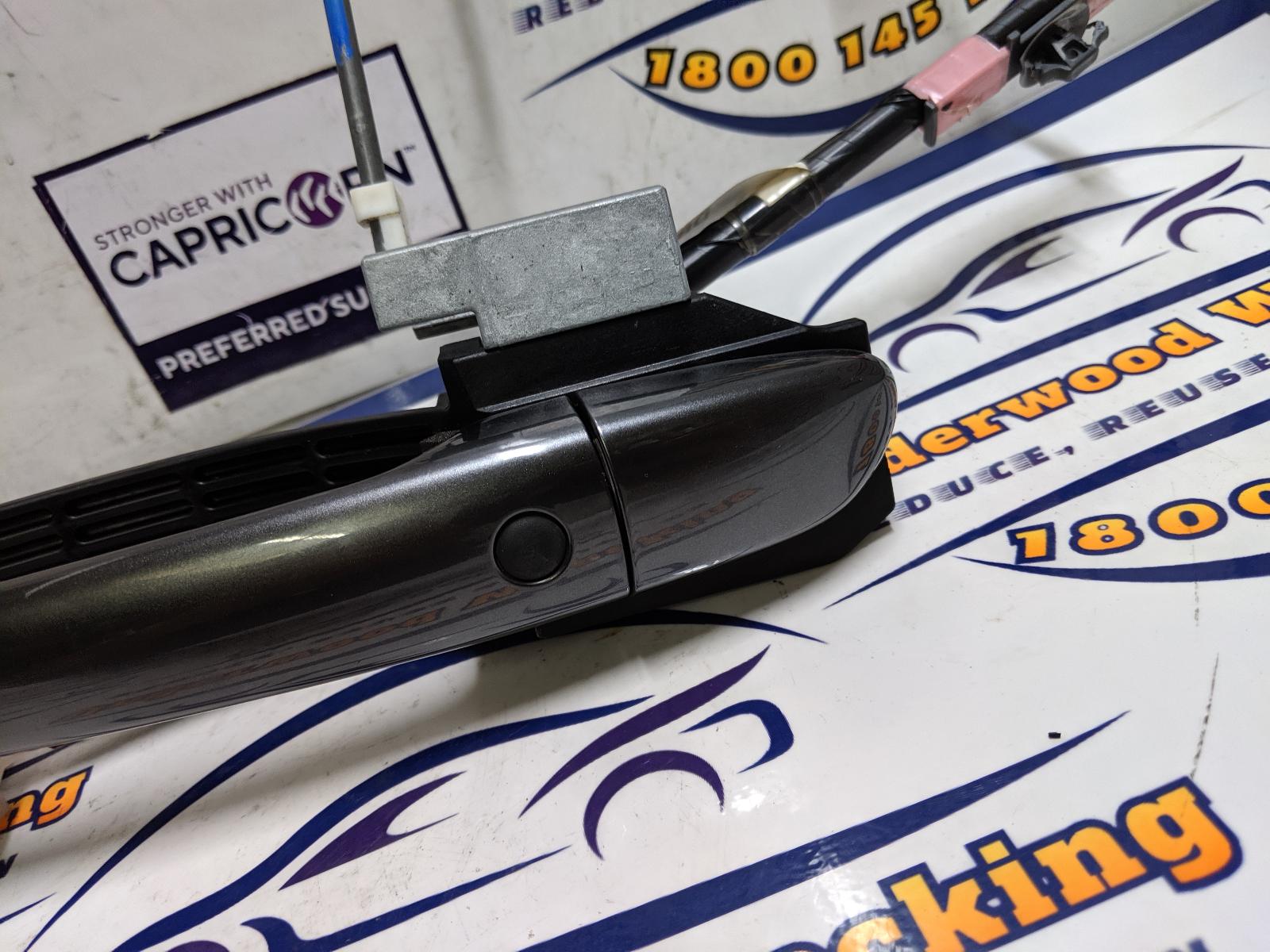 View Auto part Door Handle Mazda 2 2020