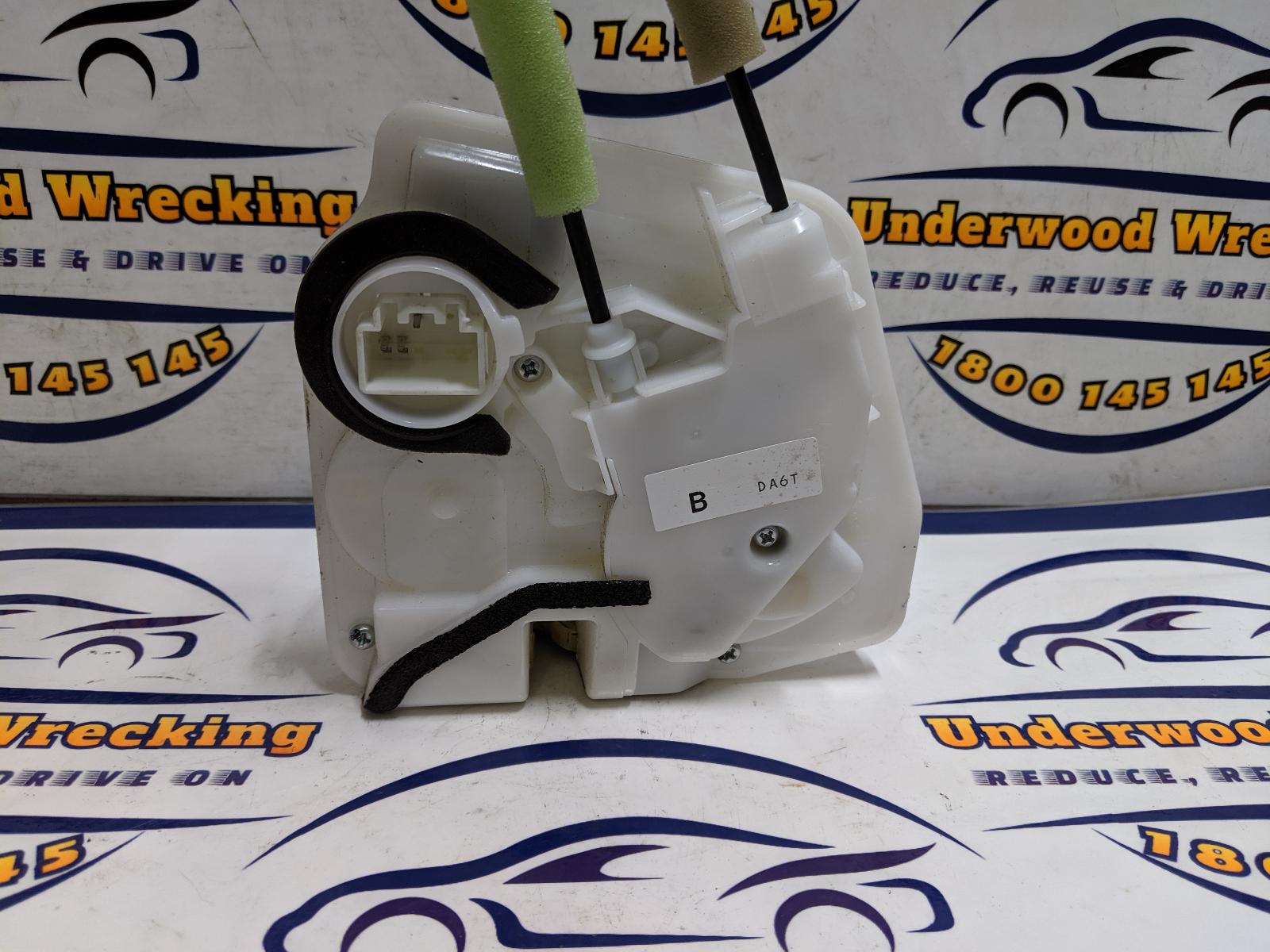 View Auto part Door/Boot/Gate Lock Mazda 2 2020