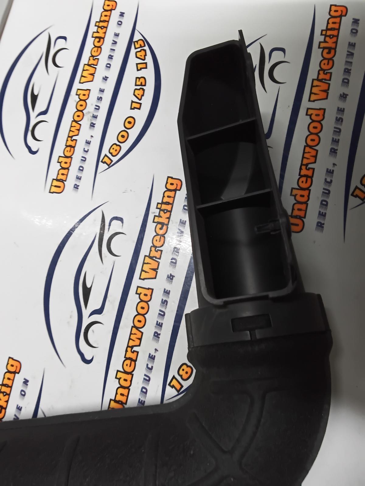 View Auto part Air Cleaner/Box Hyundai I30 2012