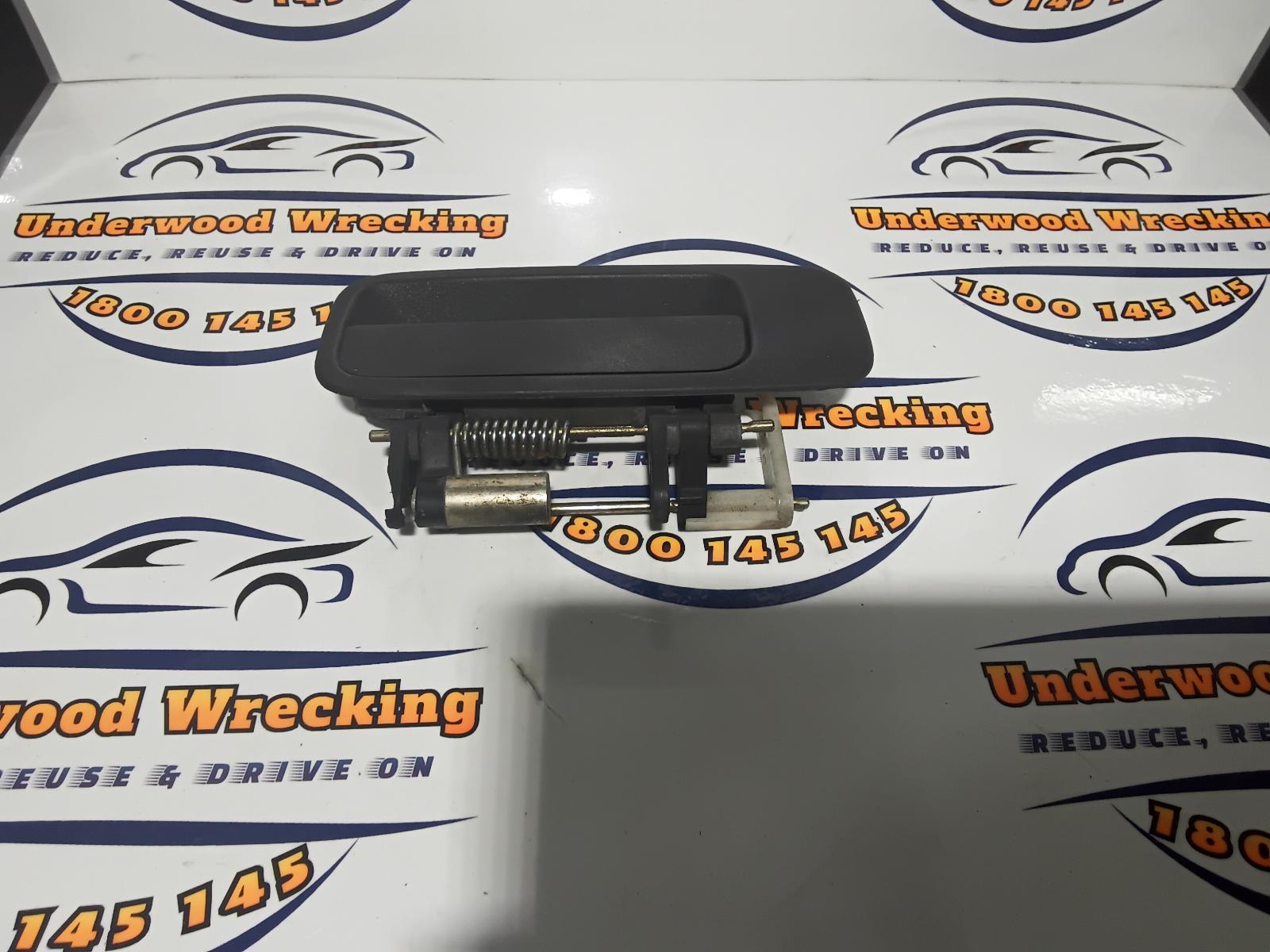 View Auto part Door Handle Toyota Camry 2001