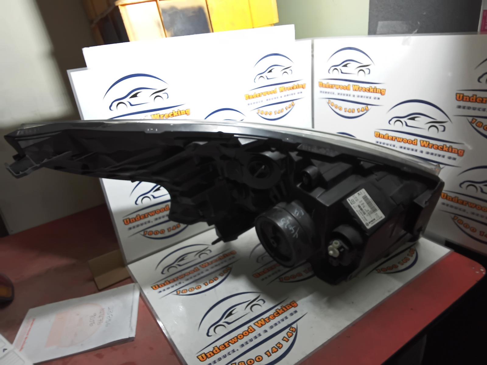 View Auto part Left Headlamp Renault Trafic 2017