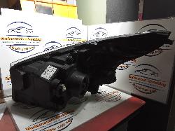 View Auto part Right Headlamp Renault Trafic 2017