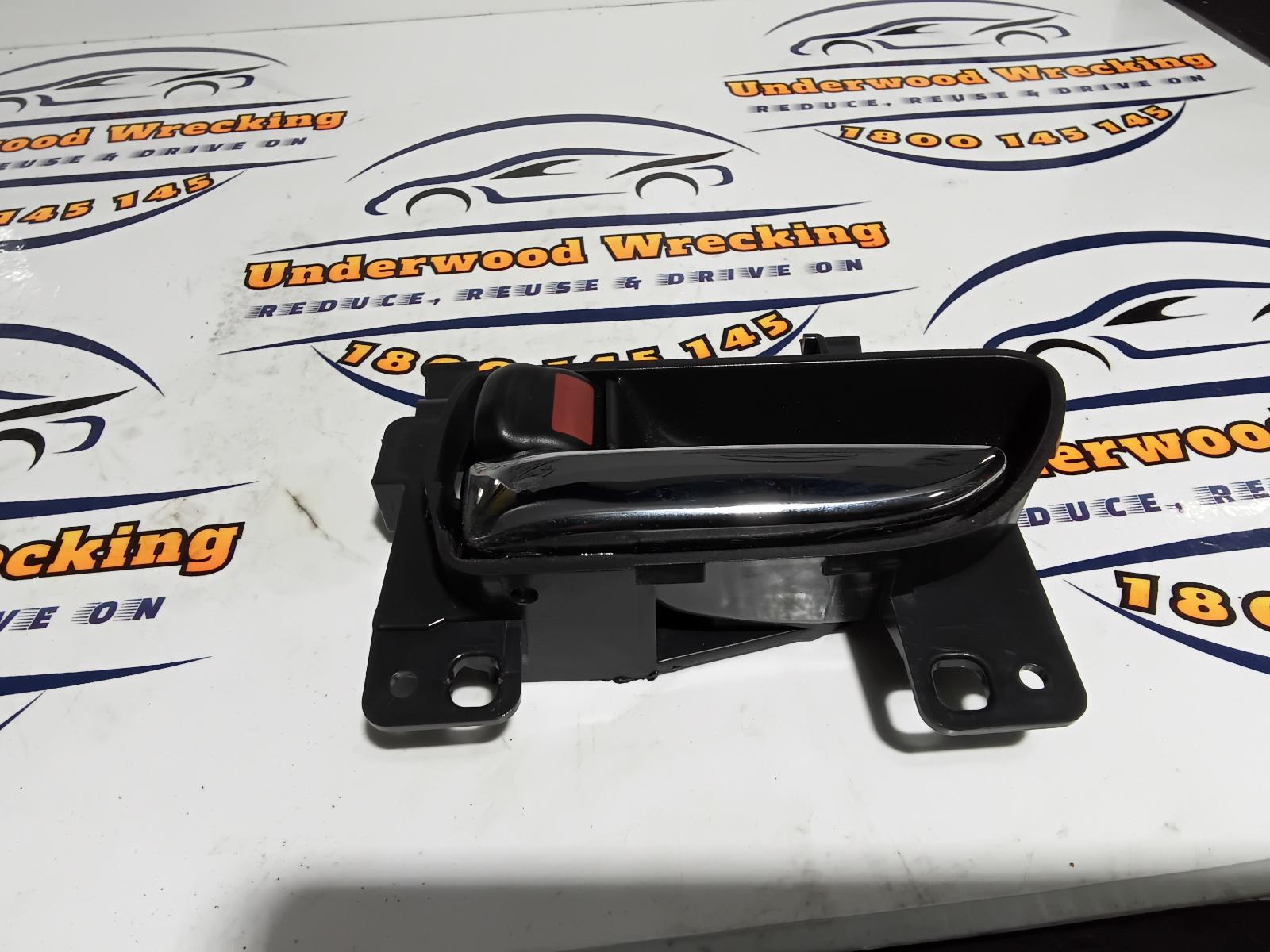 View Auto part Door Handle Subaru Outback 2015