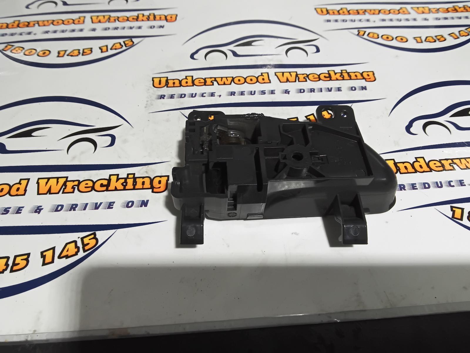 View Auto part Door Handle Subaru Outback 2015