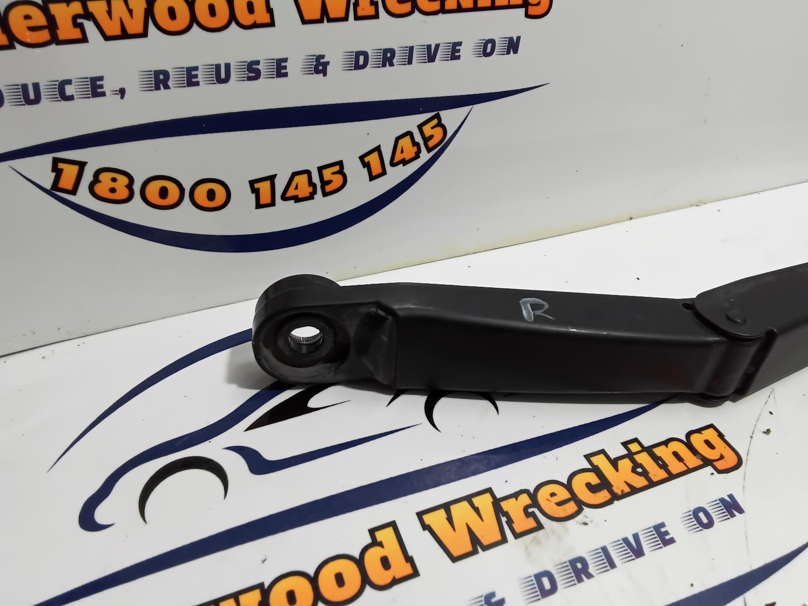 View Auto part Wiper Arm Nissan Tiida 2010