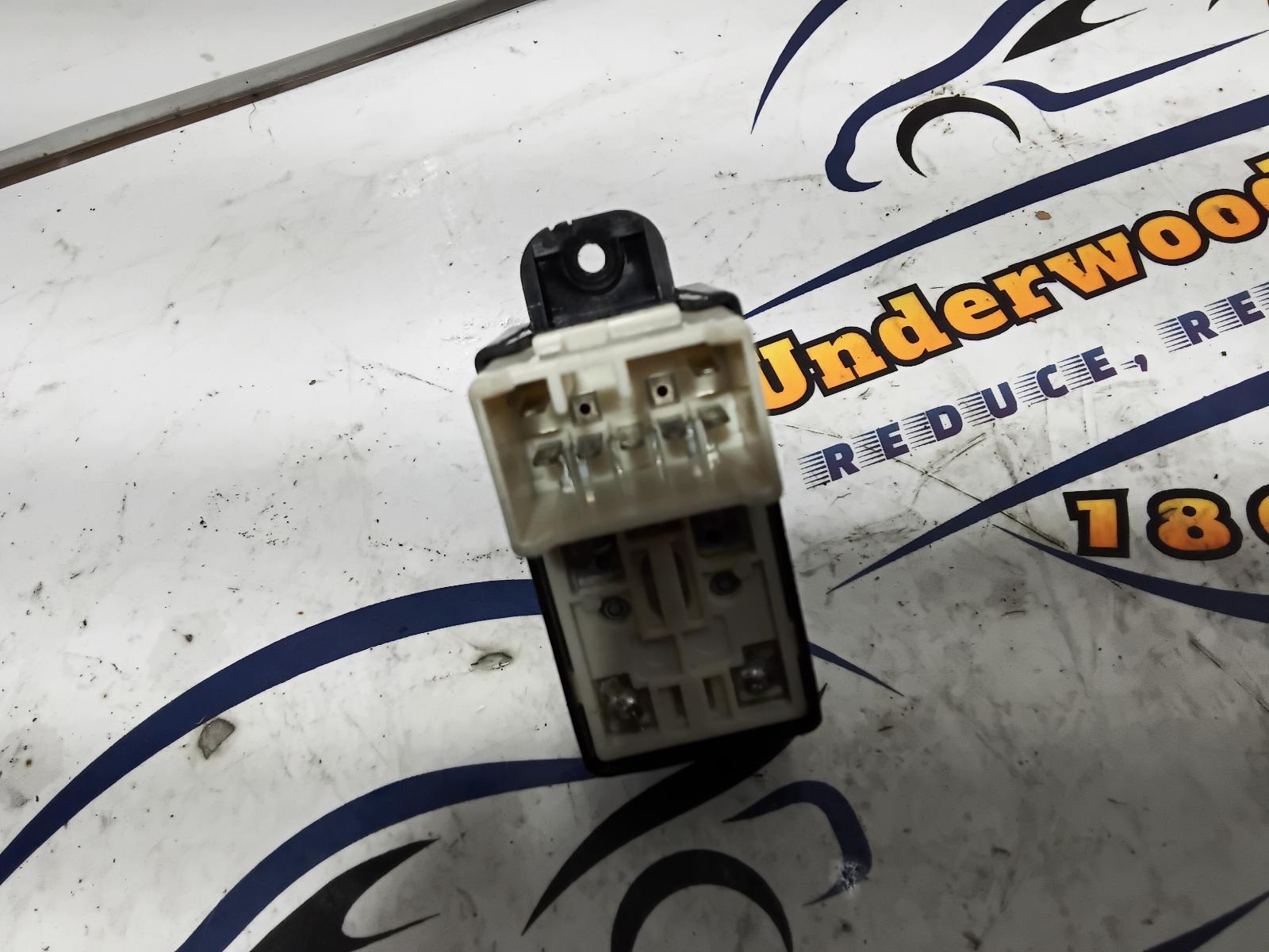 View Auto part Pwr Dr Wind Switch Hyundai Elantra 2002