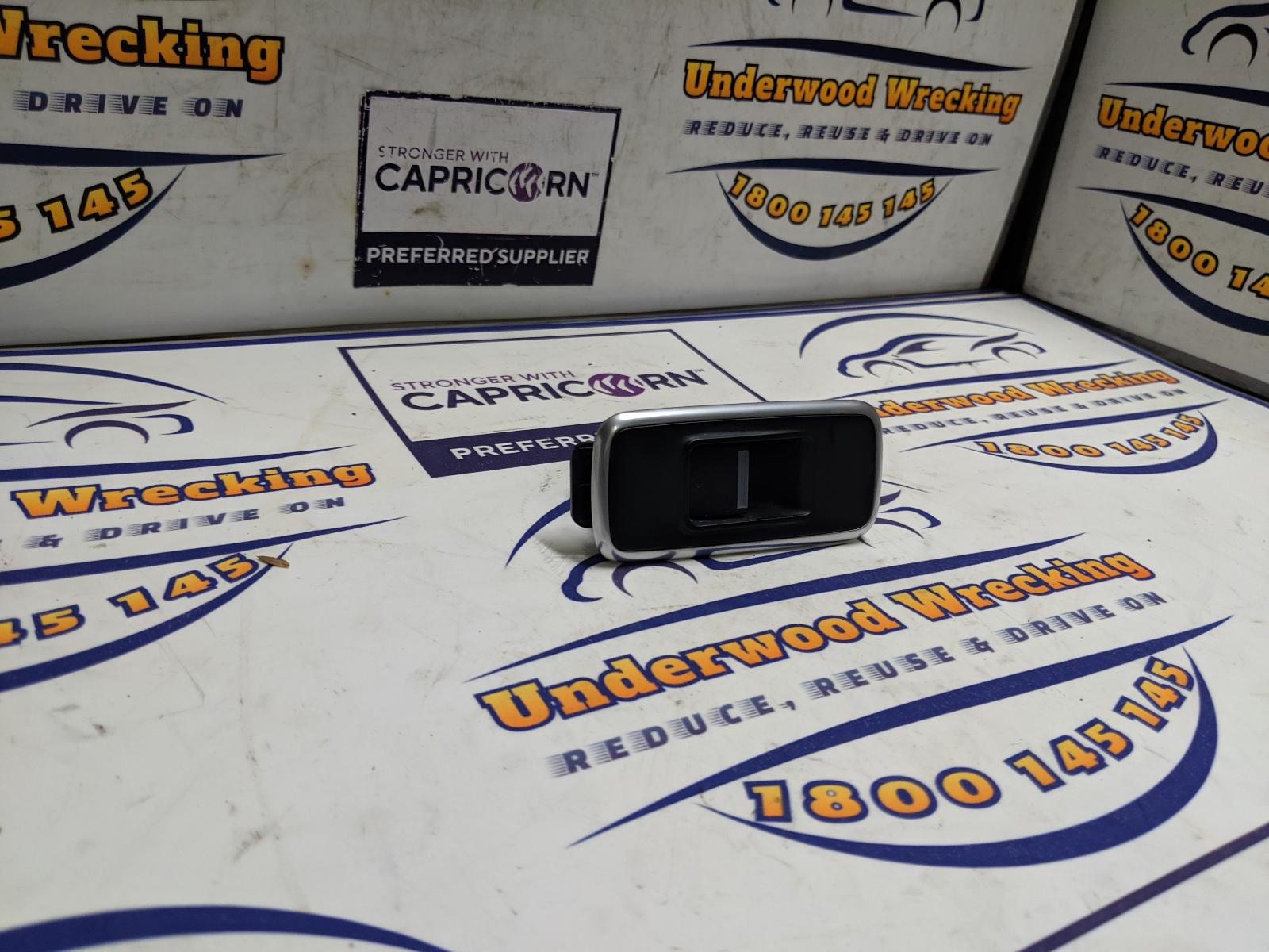 View Auto part Pwr Dr Wind Switch Jaguar F Pace 2017