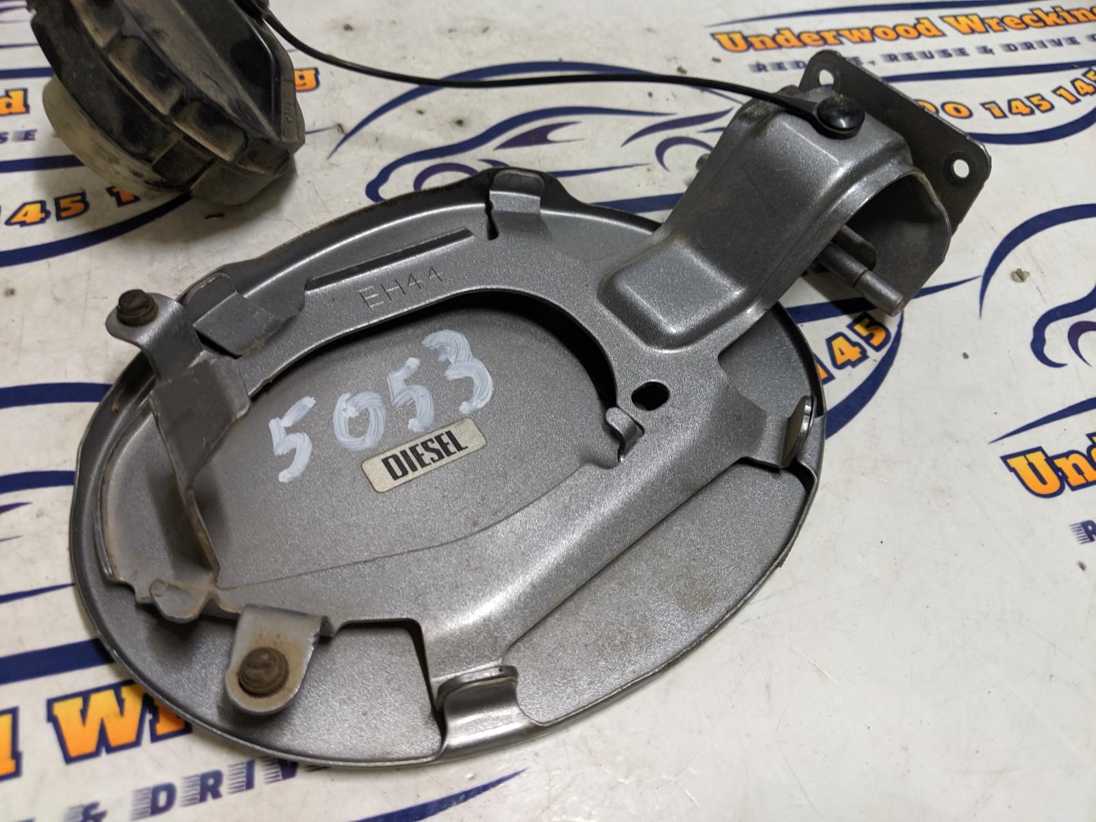 View Auto part Fuel Door / Filler Mazda Cx7 2011