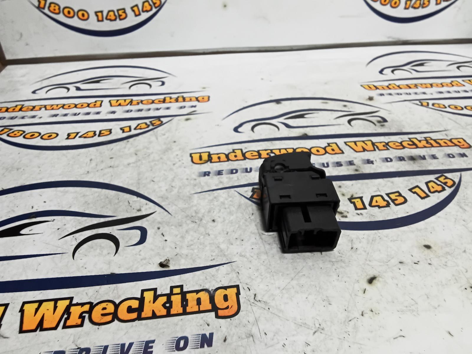View Auto part Pwr Dr Wind Switch Kia Sorento 2006