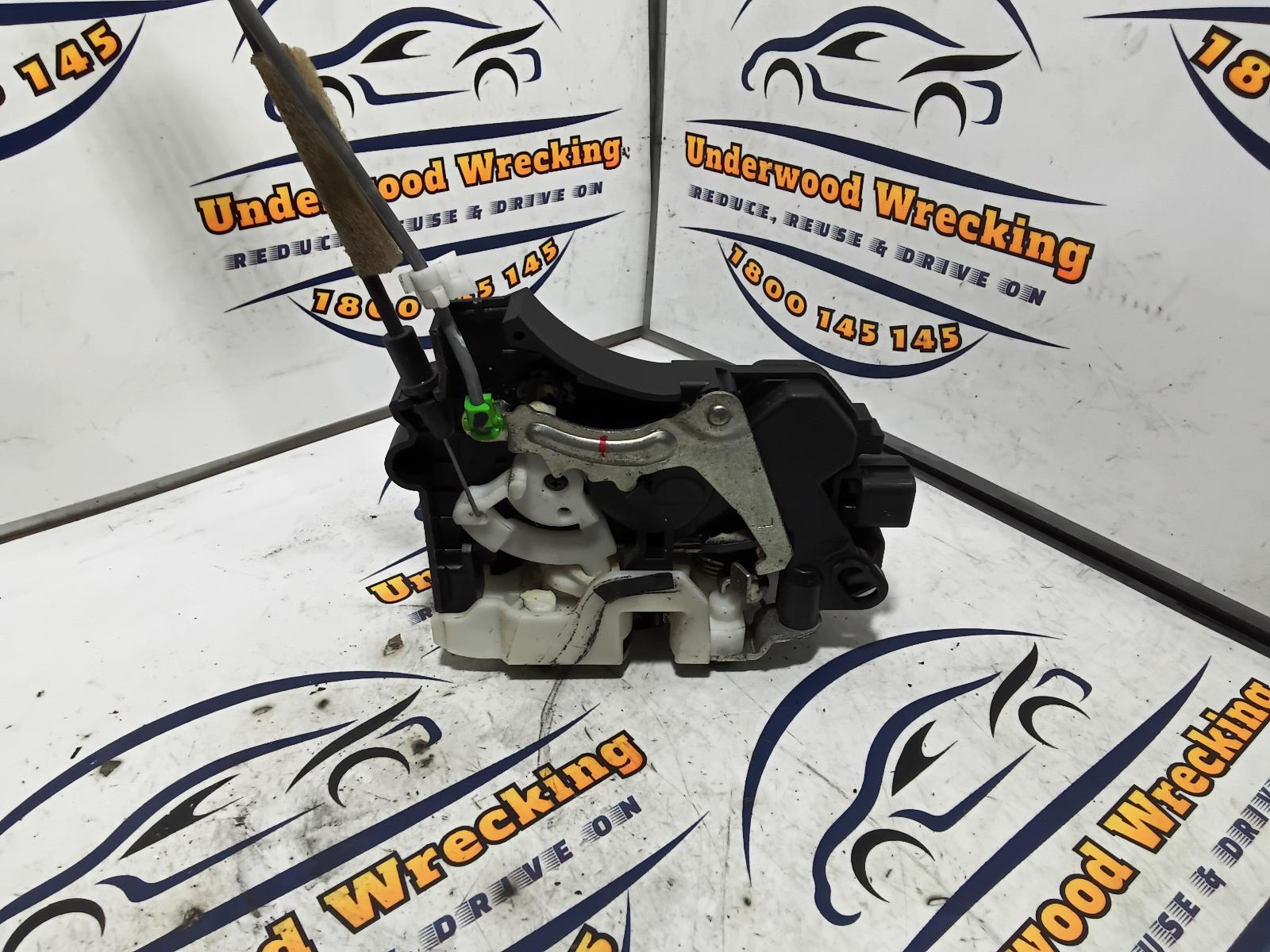 View Auto part Door/Boot/Gate Lock Mitsubishi Outlander 2006