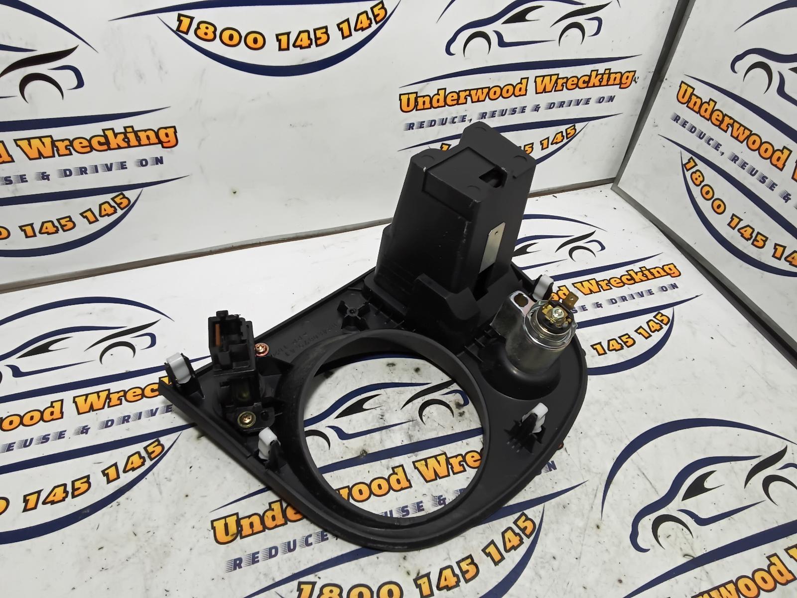 View Auto part Ashtray Mitsubishi Outlander 2006