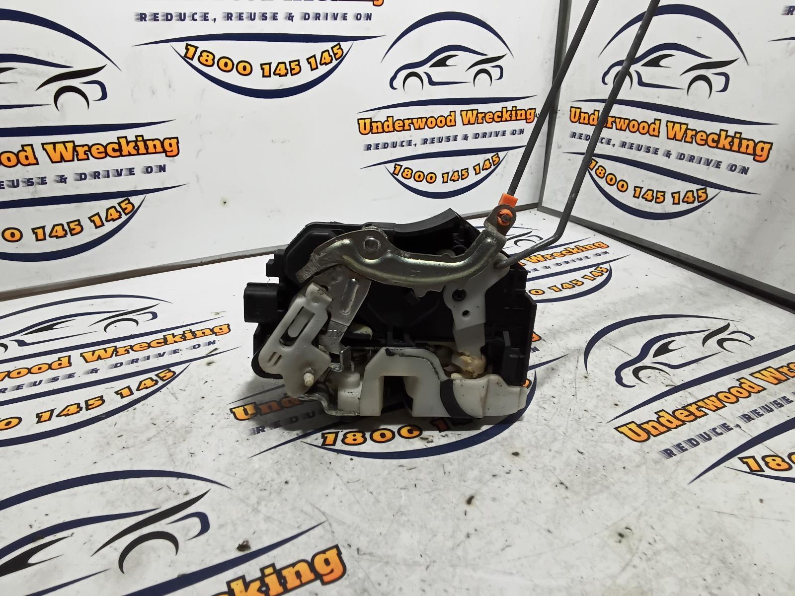 View Auto part Door/Boot/Gate Lock Mitsubishi Outlander 2006