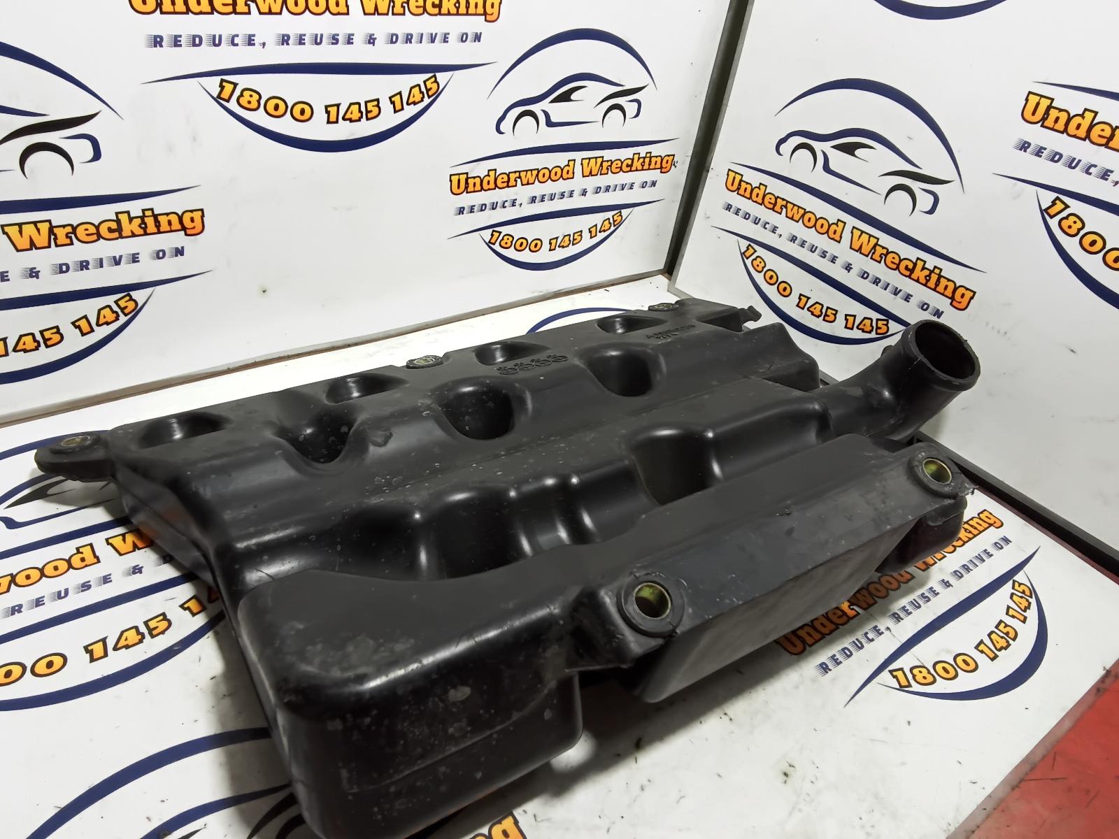 View Auto part Air Cleaner/Box Mitsubishi Outlander 2006