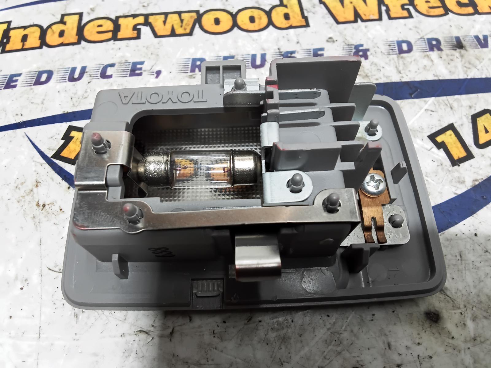 2006 Toyota Prius Courtesy Light View Auto part Courtesy Light Toyota Prius 2006