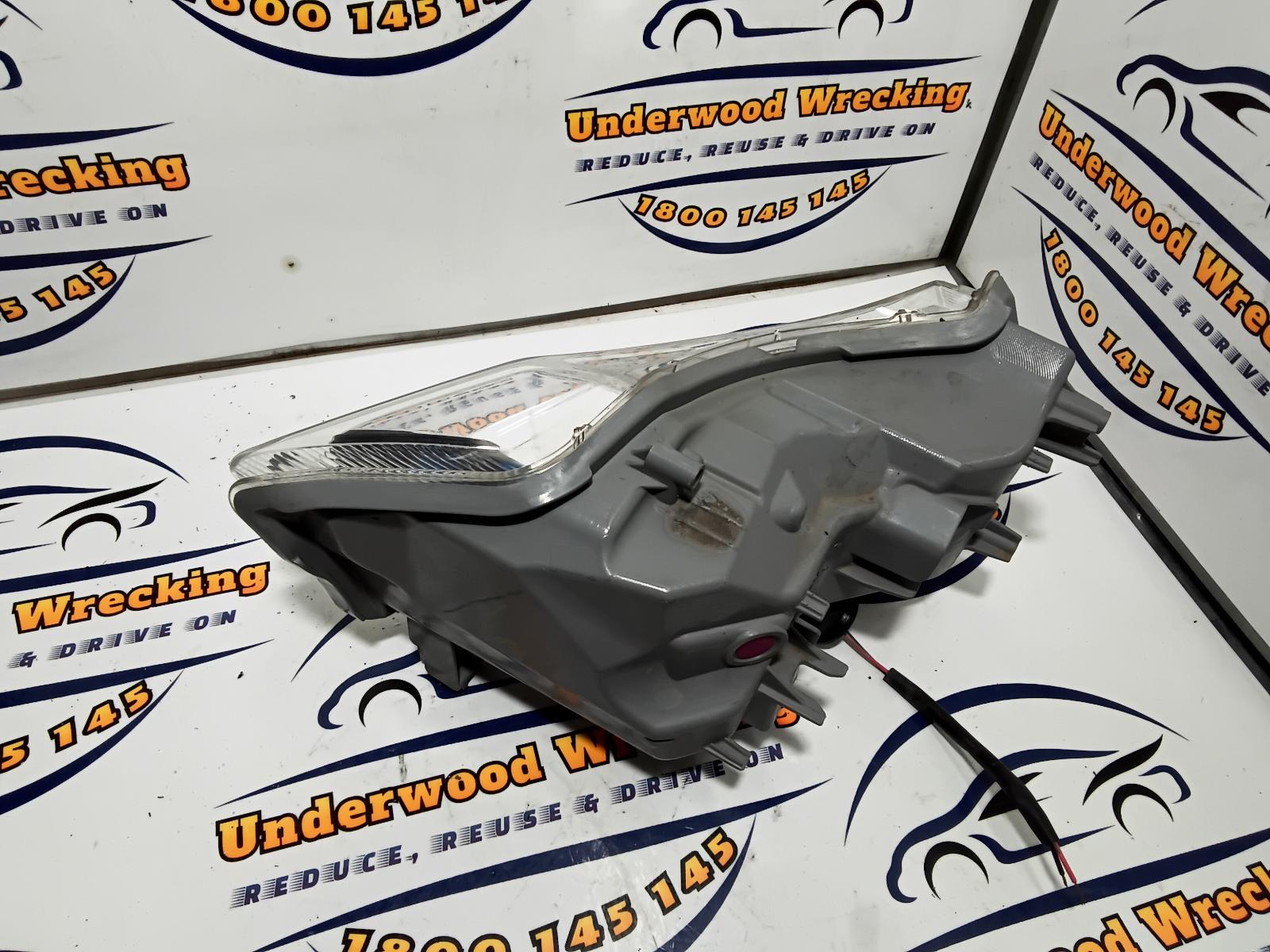 2014 Toyota Kluger Right Indicator/Fog/Side View Auto part Right Indicator/Fog/Side Toyota Kluger 2014
