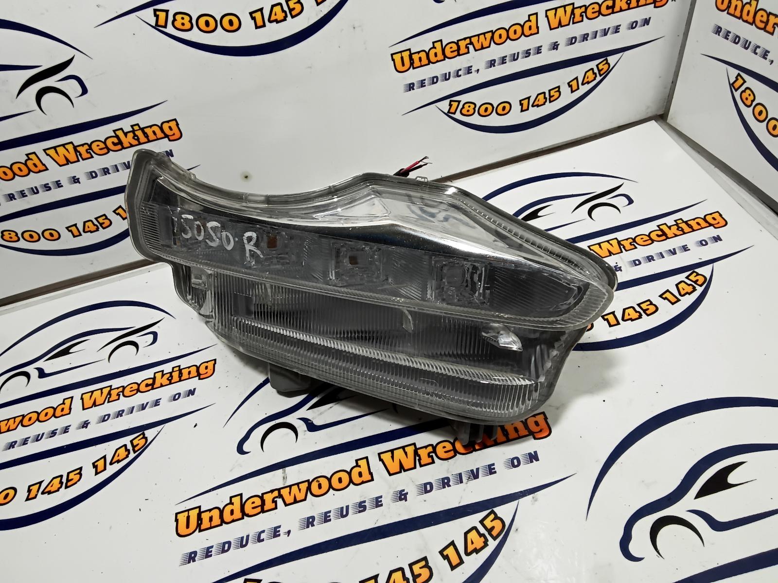 2014 Toyota Kluger Right Indicator/Fog/Side View Auto part Right Indicator/Fog/Side Toyota Kluger 2014