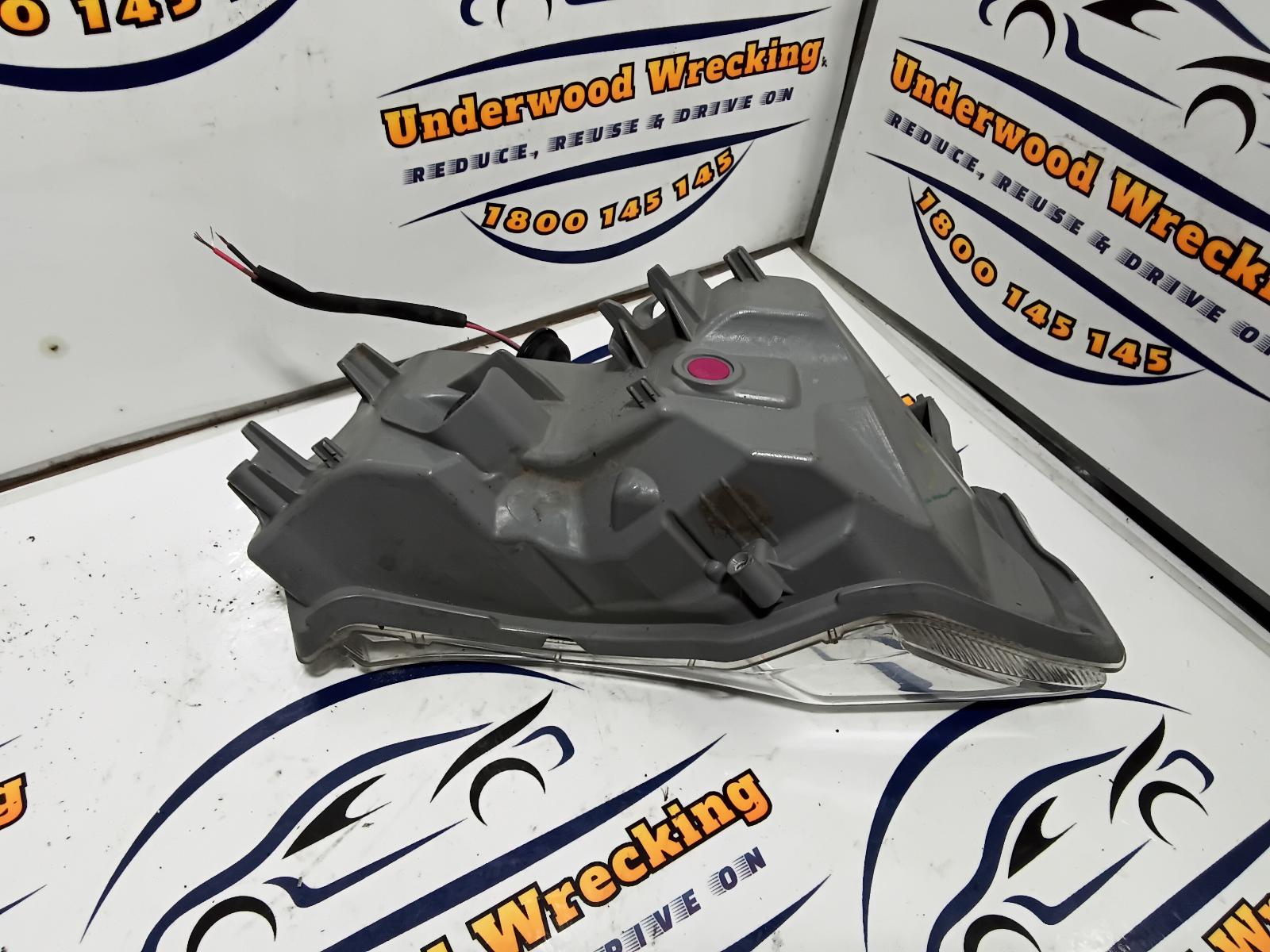 2014 Toyota Kluger Right Indicator/Fog/Side View Auto part Right Indicator/Fog/Side Toyota Kluger 2014