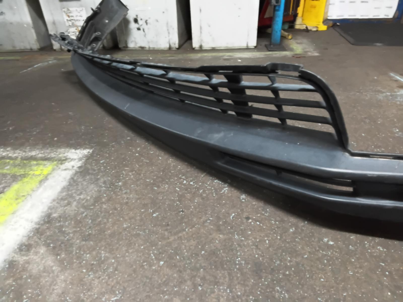 2014 Toyota Kluger Front Bumper View Auto part Front Bumper Toyota Kluger 2014