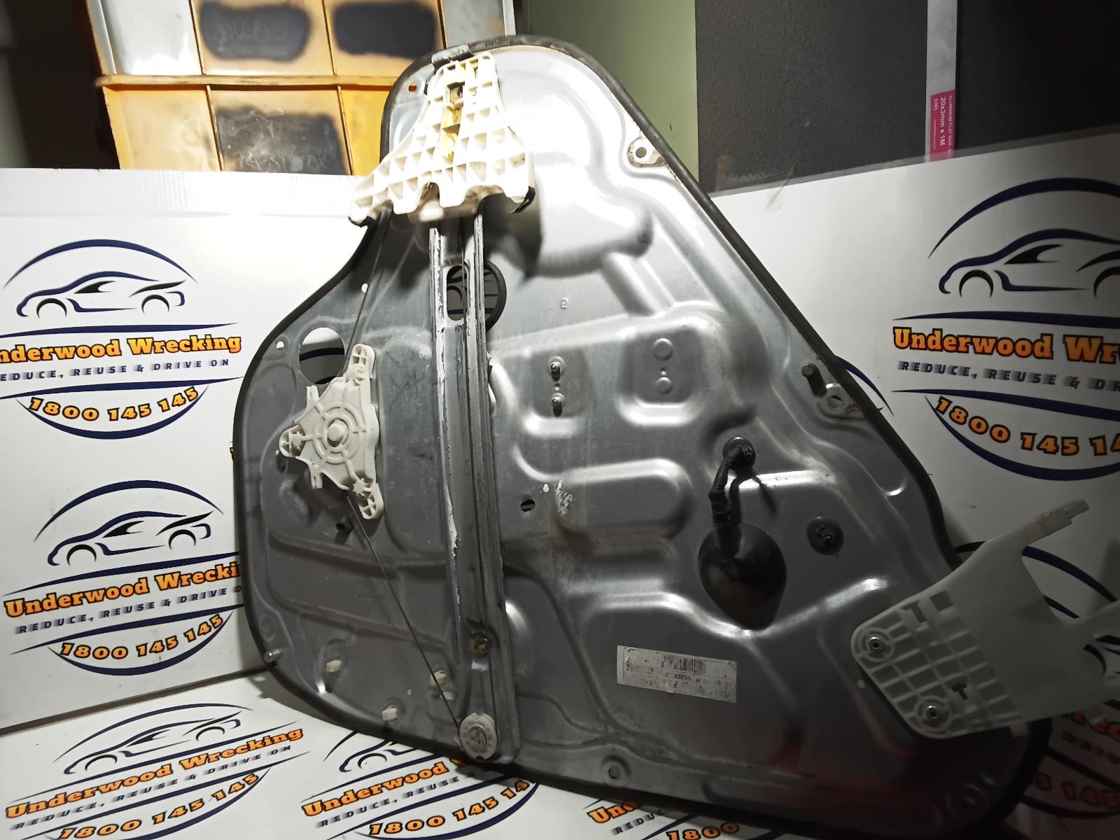 View Auto part Right Rear Wnd Reg/Motor Hyundai I30 2009