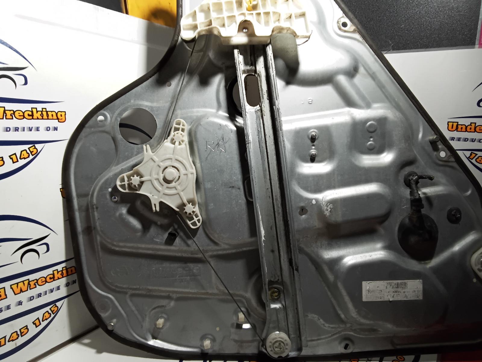 View Auto part Right Rear Wnd Reg/Motor Hyundai I30 2009