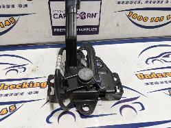 View Auto part Bonnet Lock/Support Ldv Deliver 9 2023