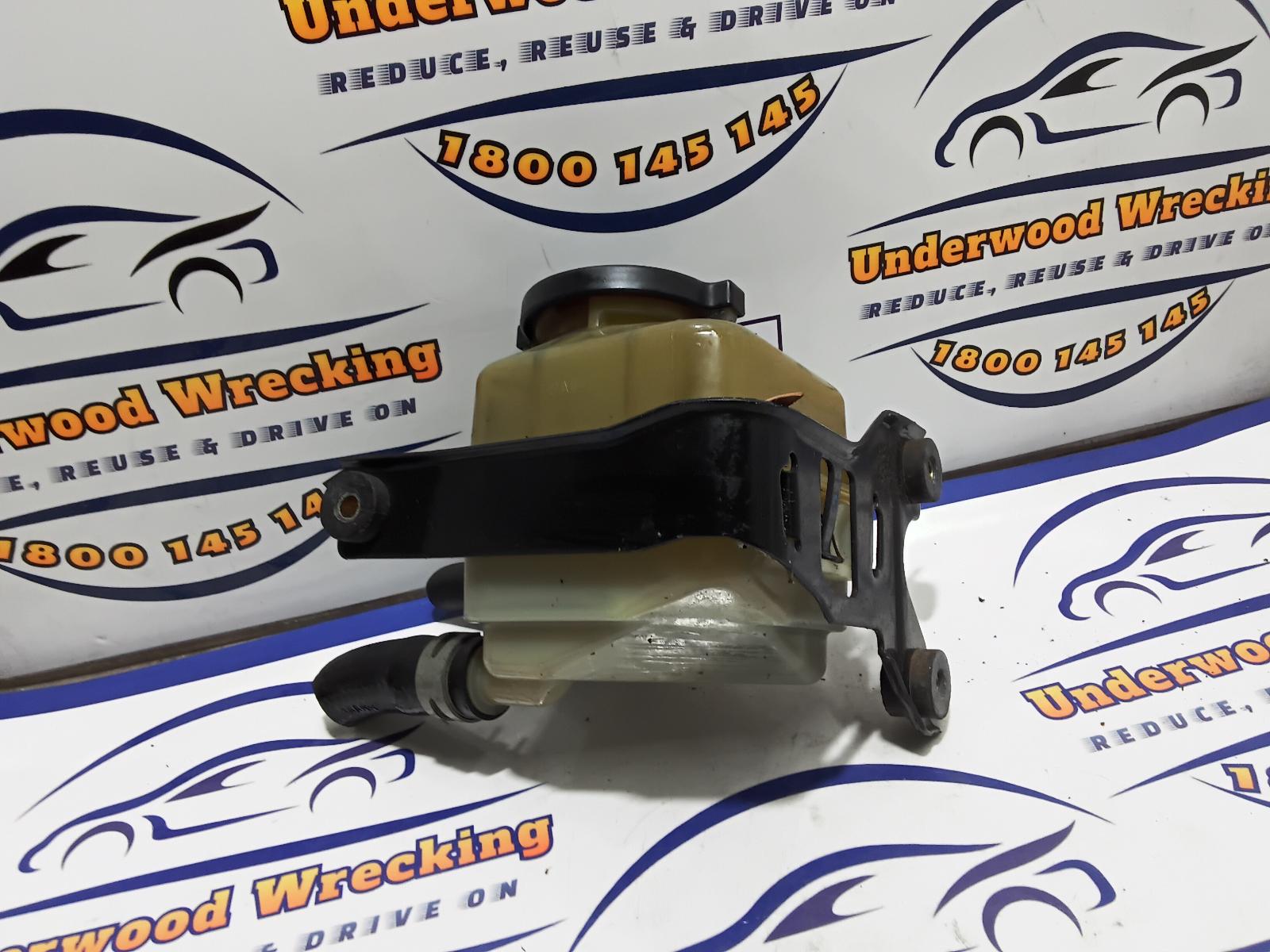 2005 Toyota Camry P/S Reservoir View Auto part P/S Reservoir Toyota Camry 2005