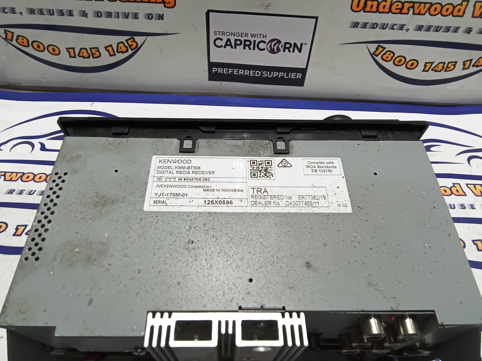 View Auto part Radio/Cd/Dvd/Sat/Tv Mitsubishi L300 1999