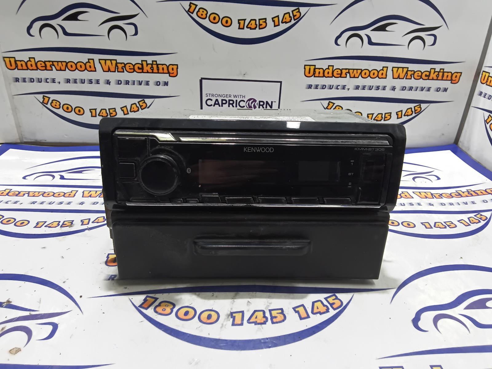 View Auto part Radio/Cd/Dvd/Sat/Tv Mitsubishi L300 1999