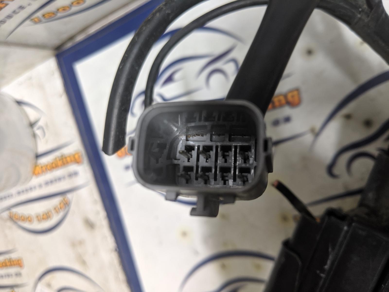 View Auto part Fuse Box Mazda 2 2010