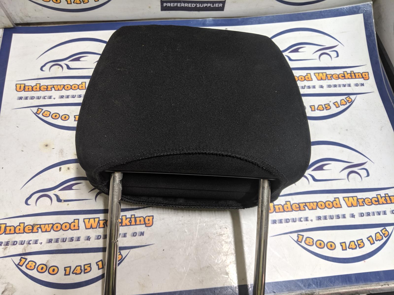 View Auto part Headrest Mazda 2 2010