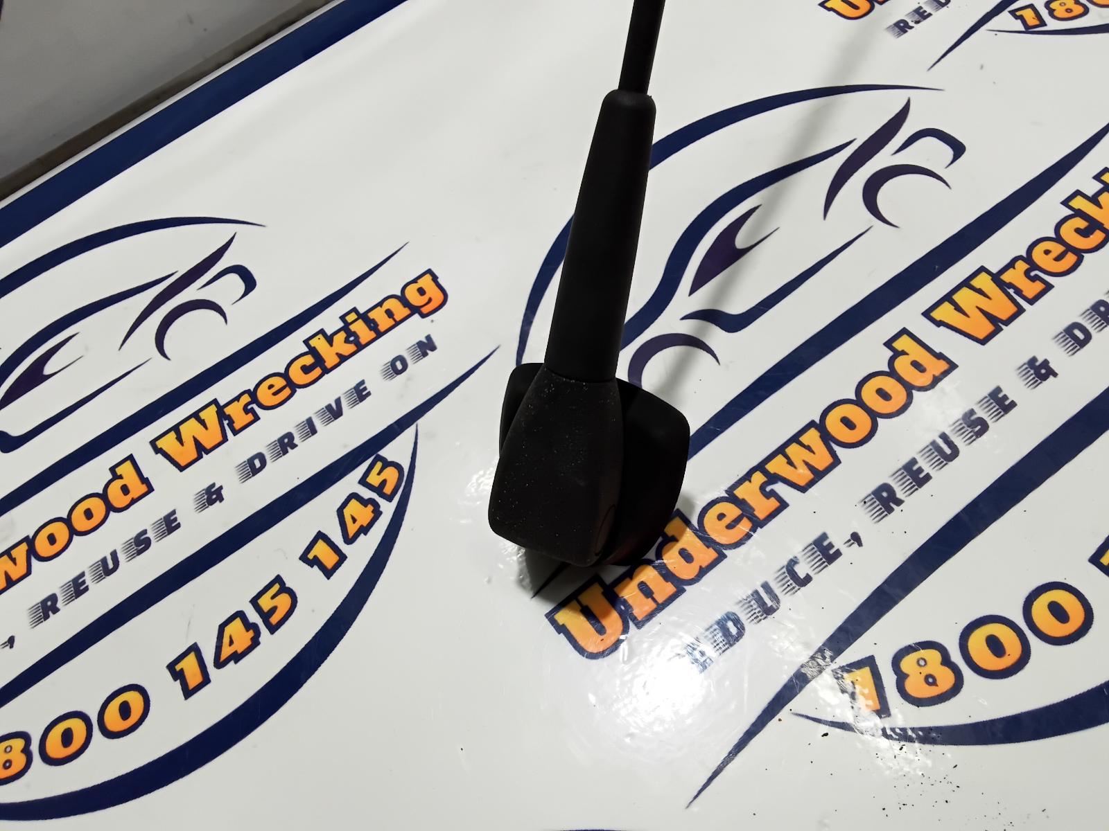 View Auto part Antenna Renault Trafic 2017