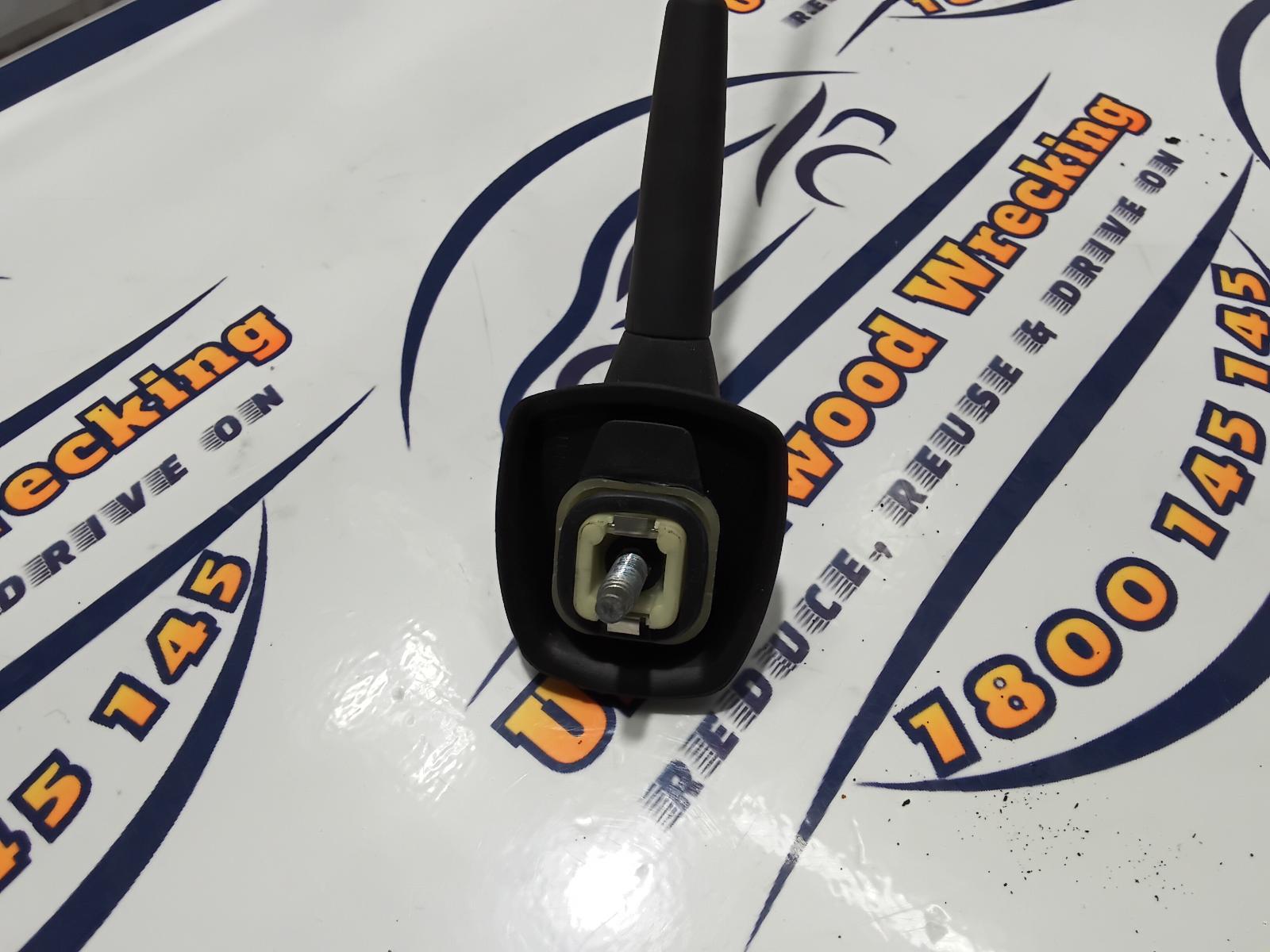 View Auto part Antenna Renault Trafic 2017