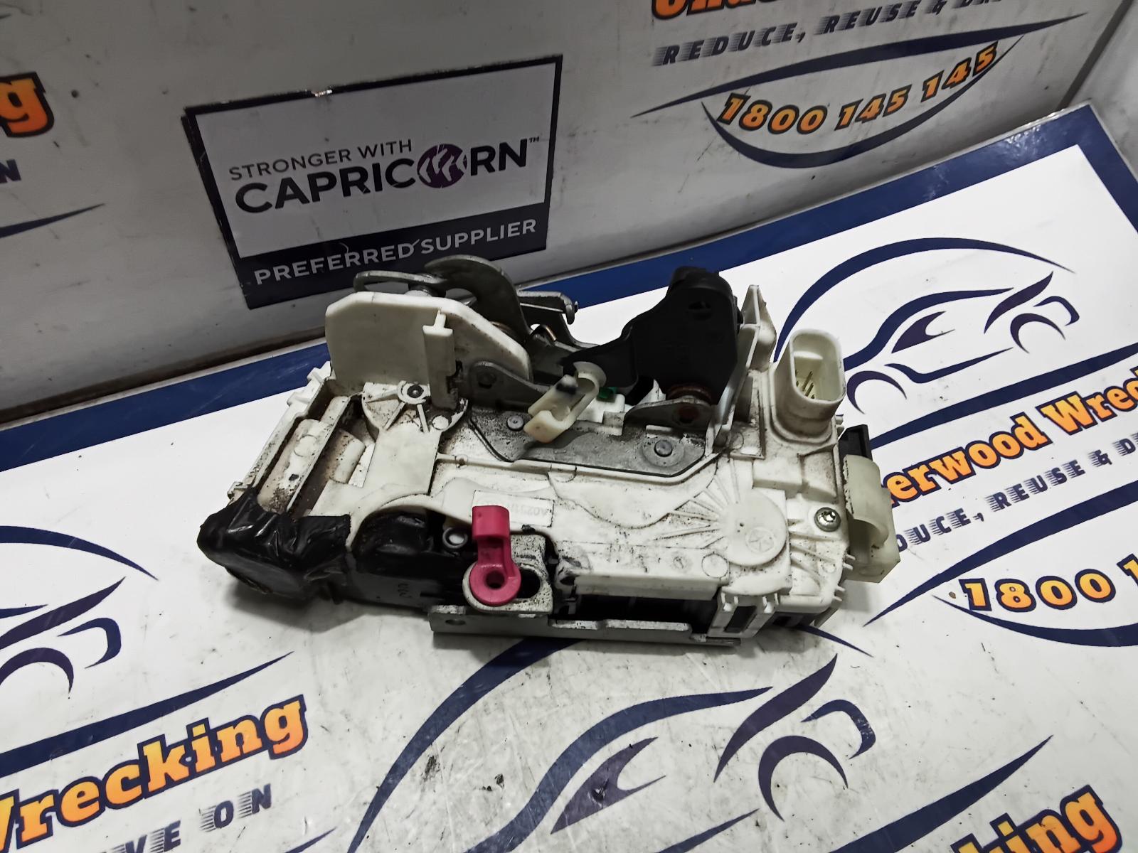 View Auto part Door/Boot/Gate Lock Jeep Compass 2013