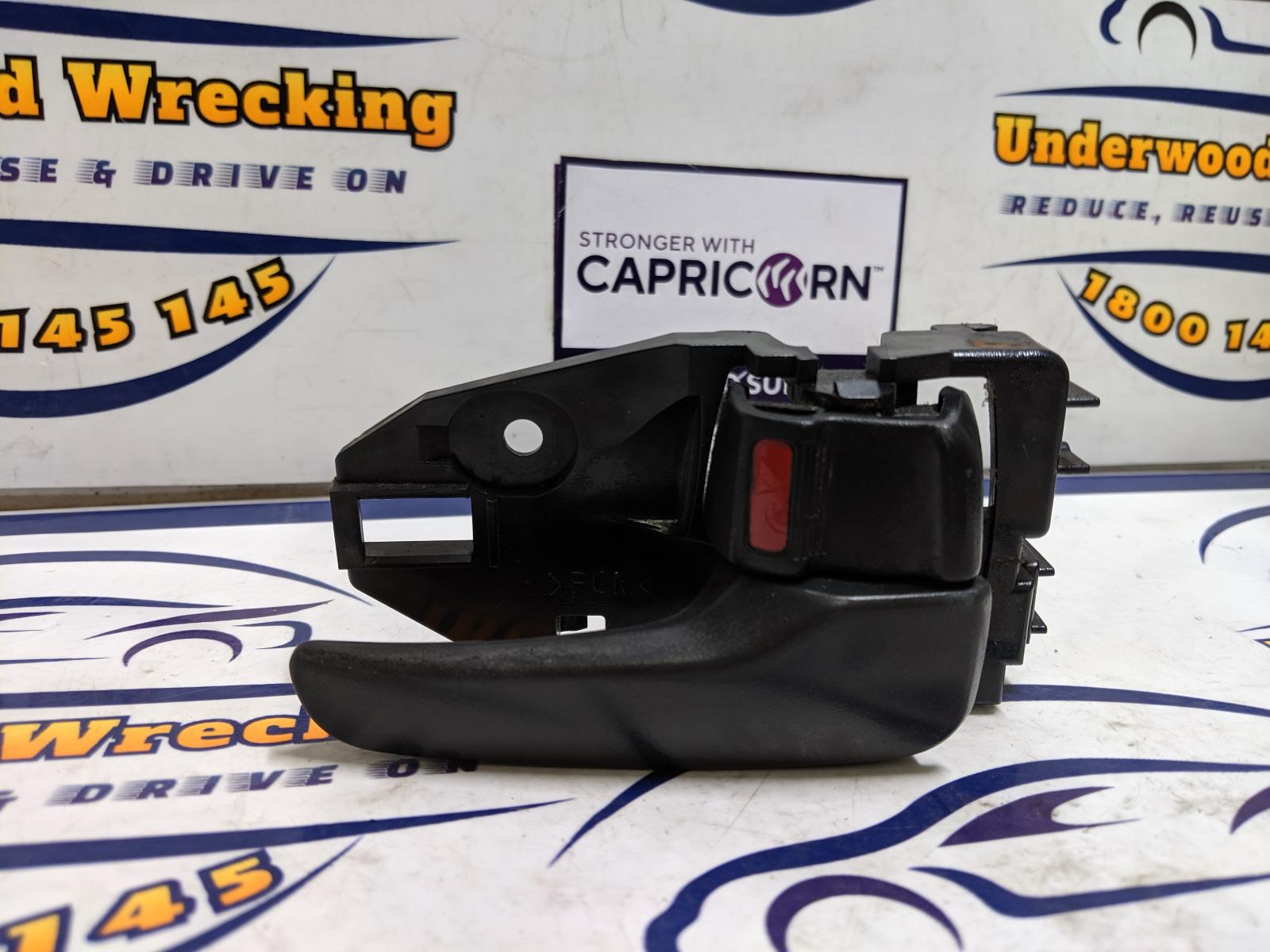 2005 Mitsubishi Outlander Door Handle View Auto part Door Handle Mitsubishi Outlander 2005