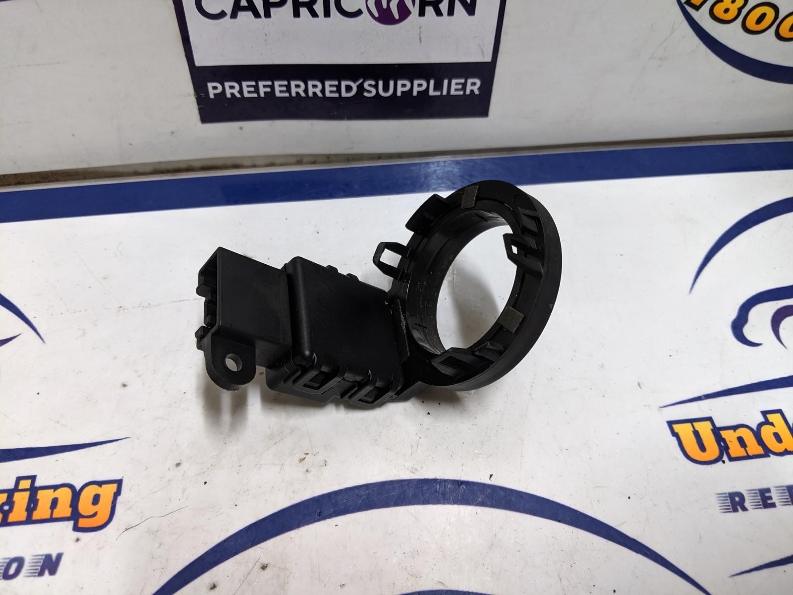 View Auto part Misc Switch/Relay Mazda 2 2010