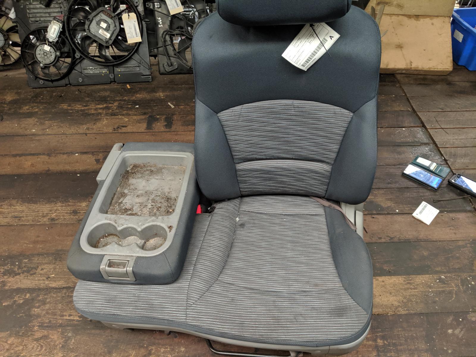 2015 Hyundai Iload/imax Front Seat View Auto part Front Seat Hyundai Iload/imax 2015
