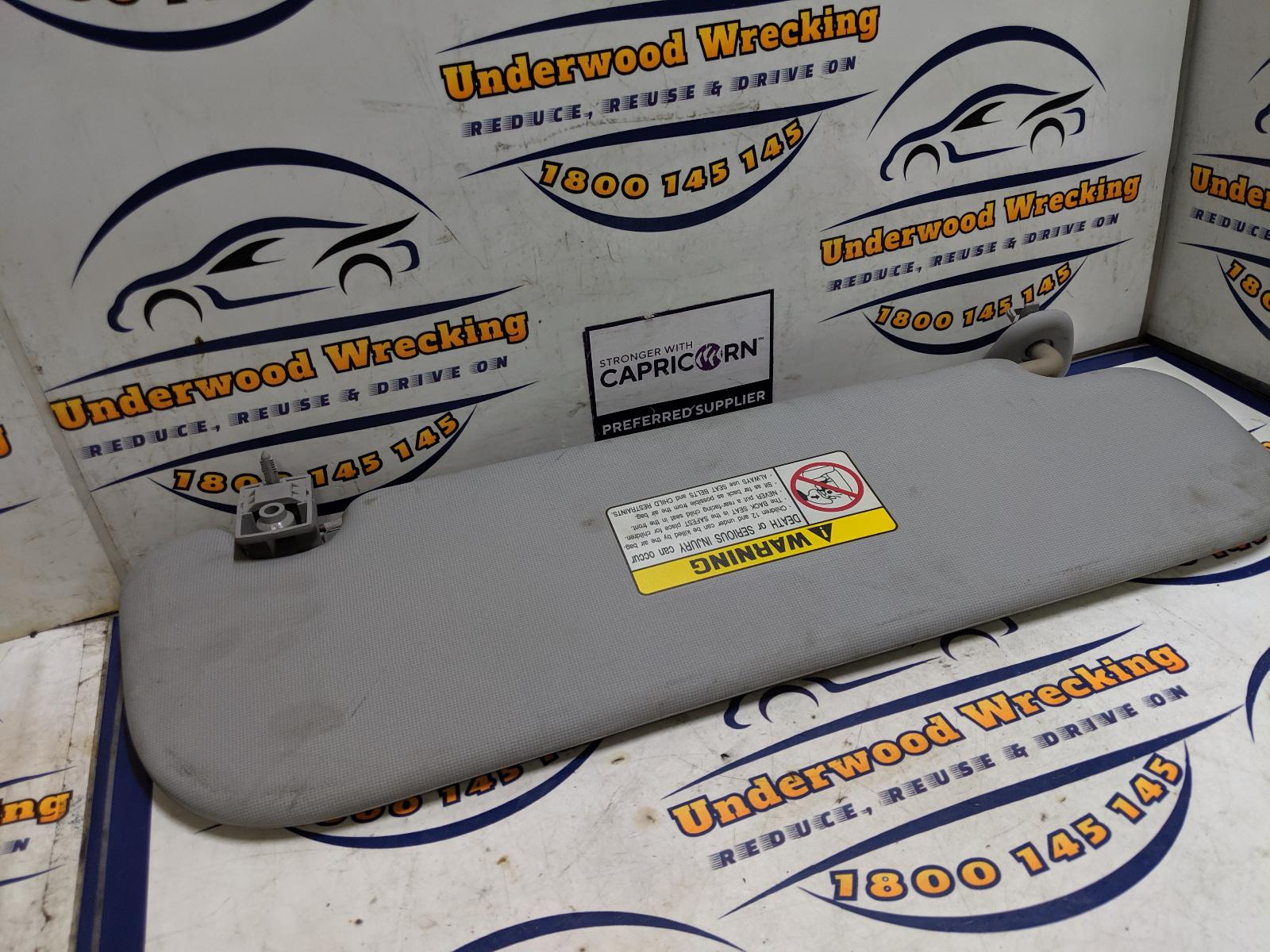View Auto part Sunvisor Hyundai Iload/imax 2015