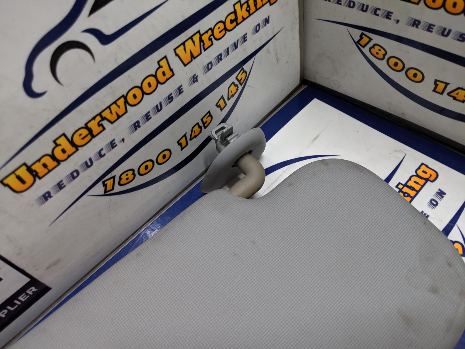View Auto part Sunvisor Hyundai Iload/imax 2015