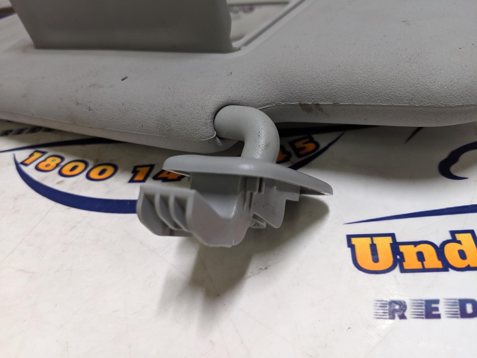 View Auto part Sunvisor Mazda 3 2006