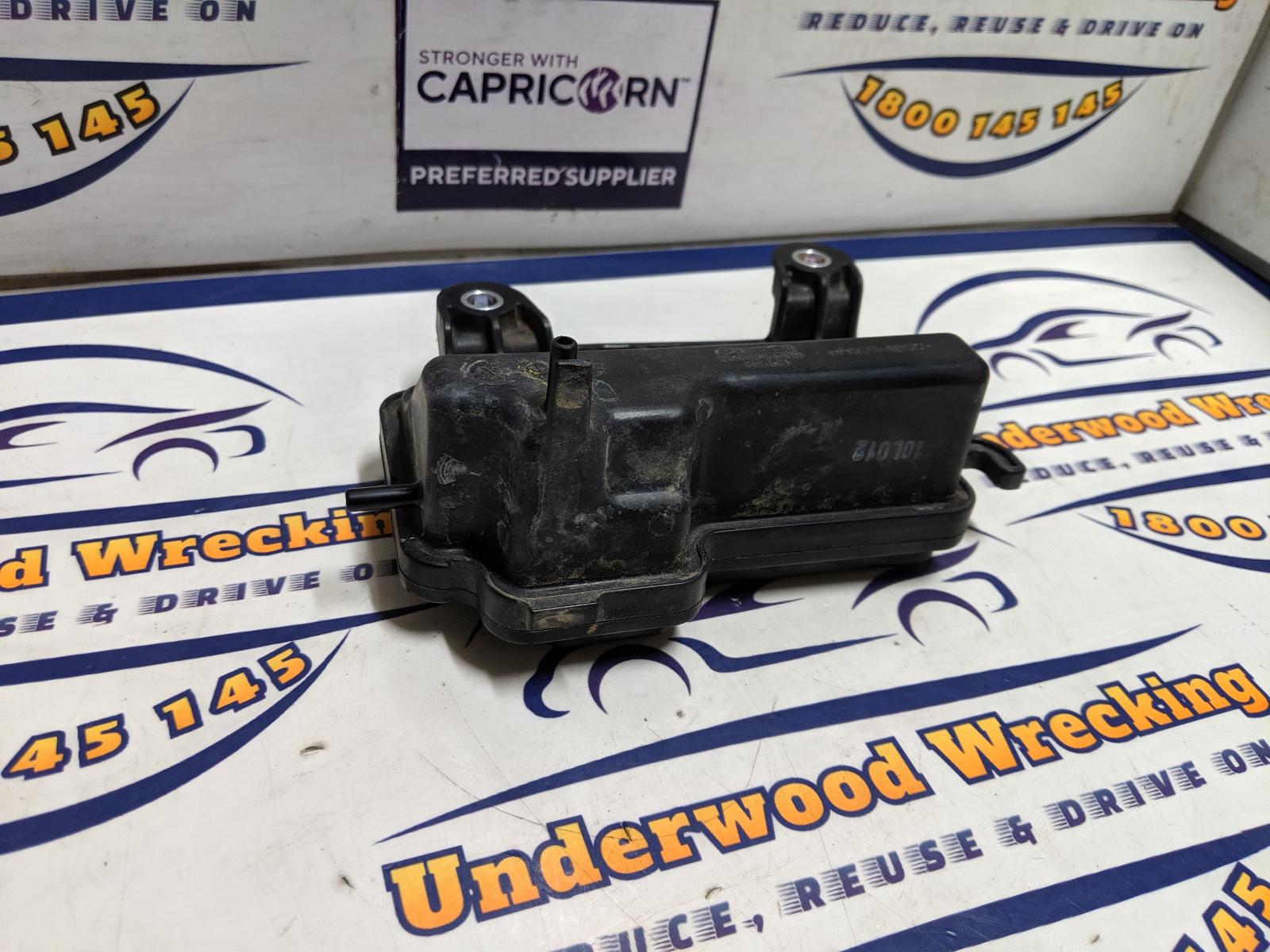 View Auto part Misc Mazda Cx7 2011