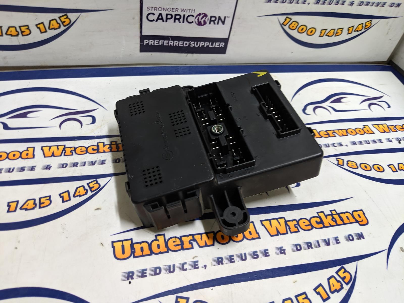 2014 Ssangyong Stavic Misc Switch/Relay View Auto part Misc Switch/Relay Ssangyong Stavic 2014