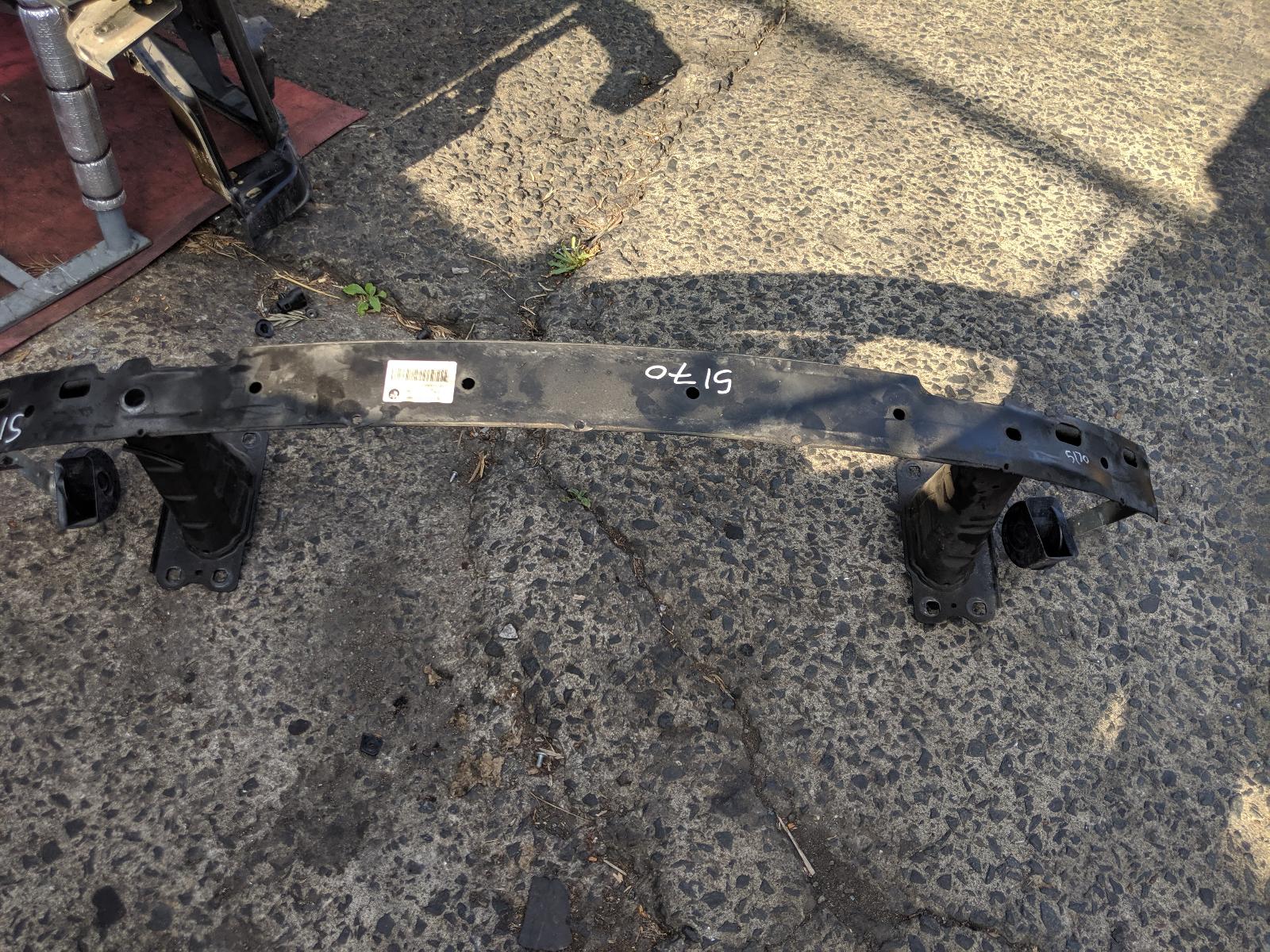 View Auto part F/Bar Reinforc/Brack Bmw 1 Series 2009